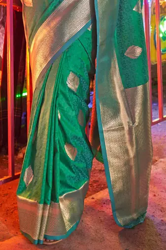 Red white floral zari silk blend paithani saree