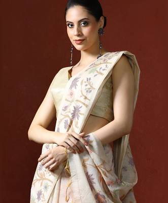 Pink embroidered ethnic motifs sequinned net saree 2