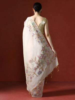 Pink embroidered ethnic motifs sequinned net saree 5
