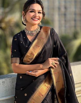 Lavender embellished mukaish organza saree 4