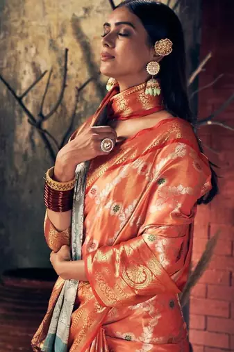 Peach peach-coloured & red floral zari silk blend banarasi saree