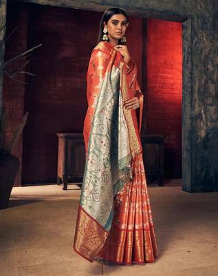 Peach peach-coloured & red floral zari silk blend banarasi saree 3