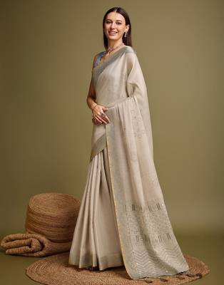 Green bandhani printed embroidered zari saree 3