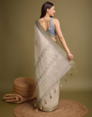 Green bandhani printed embroidered zari saree 4