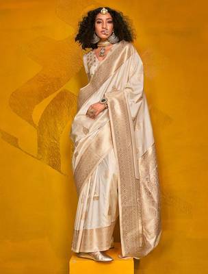 off_white woven design zari banarasi saree 1