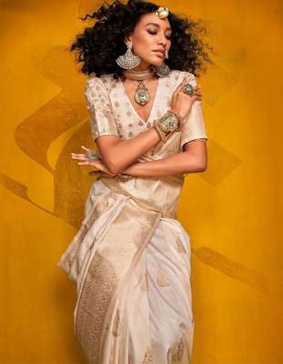 off_white woven design zari banarasi saree 2