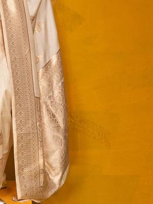 off_white woven design zari banarasi saree 5