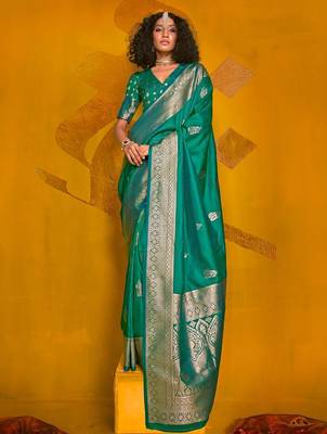 green woven design zari silk blend banarasi saree 1
