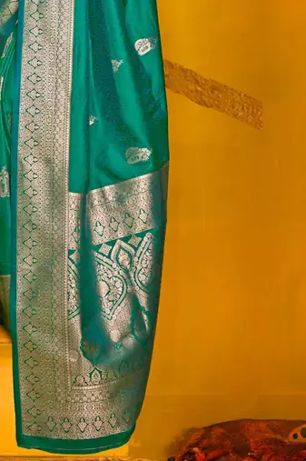 green woven design zari silk blend banarasi saree
