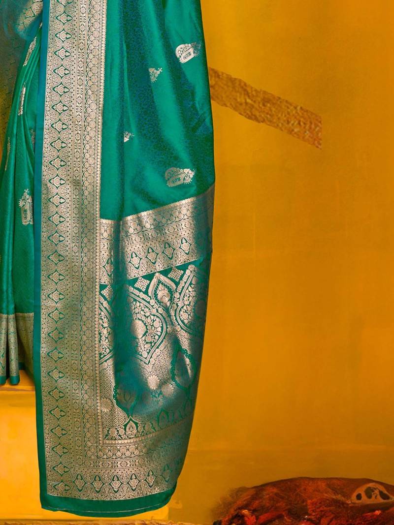 green woven design zari silk blend banarasi saree