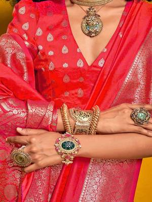 pink bagh woven design zari banarasi saree 4