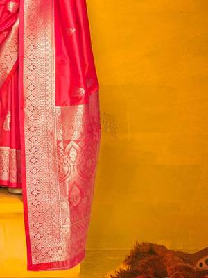 pink bagh woven design zari banarasi saree 5