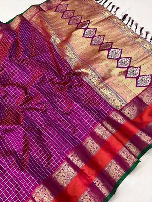 Pink woven design zari silk blend banarasi saree 3