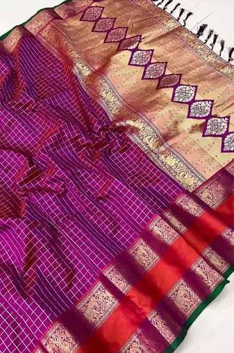 Pink woven design zari silk blend banarasi saree