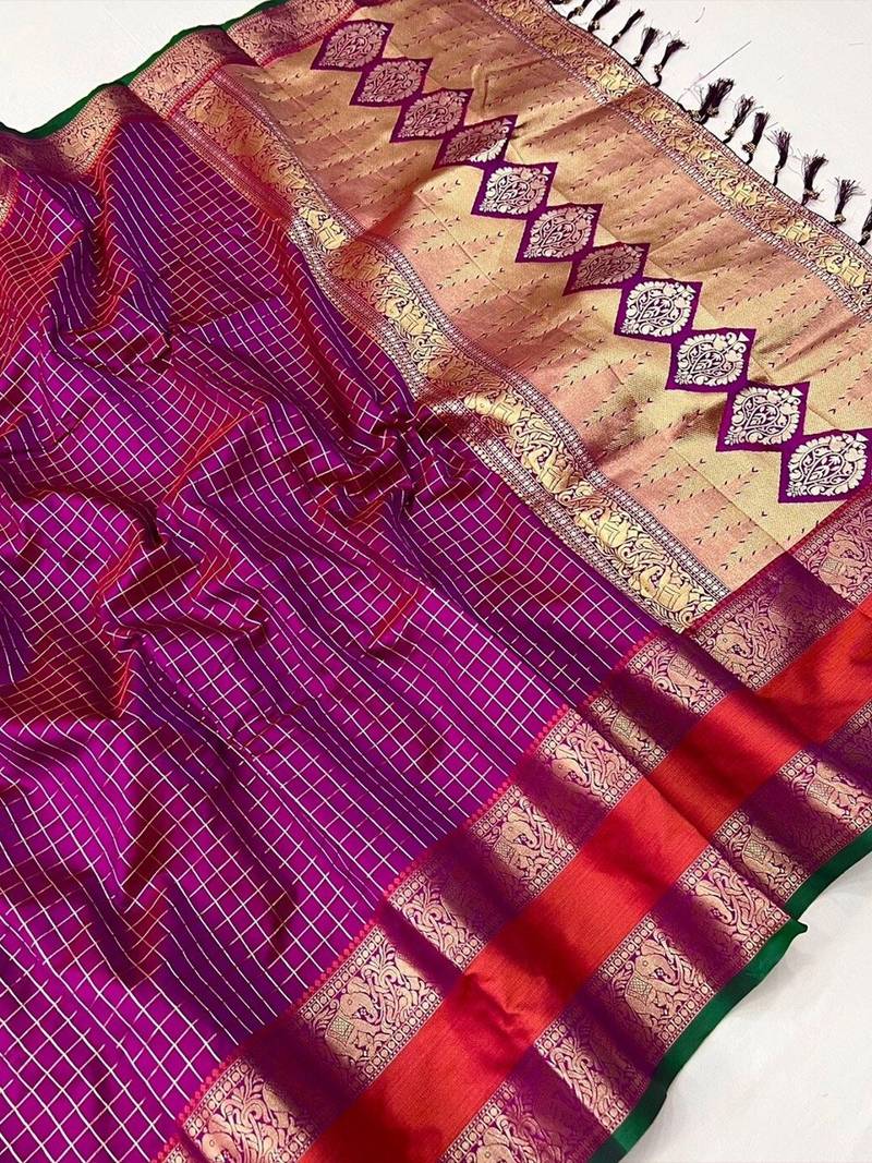 Pink woven design zari silk blend banarasi saree