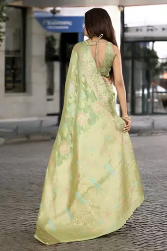 Pink pink & gold-toned floral zari silk blend paithani saree