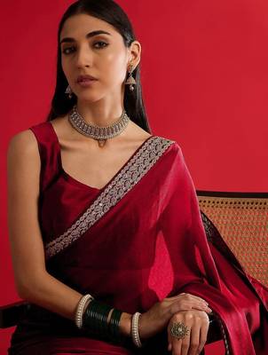 maroon embroidered satin saree 5
