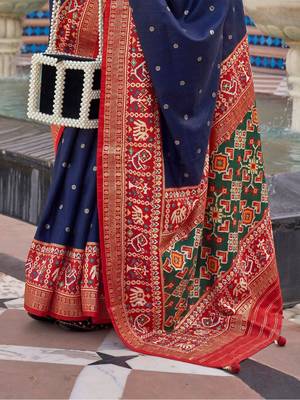 Maroon maroon & gold-toned floral zari silk blend paithani saree 3