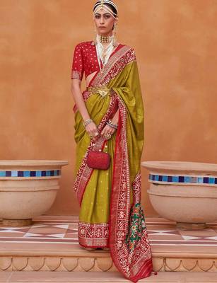 Grey grey & pink floral zari silk blend paithani saree 1