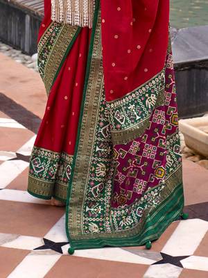 red red & green ethnic motifs woven design zari saree 3