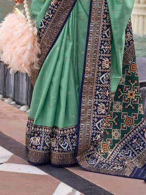 Sea green sea green & gold-toned ethnic motifs zari silk blend banarasi saree 3