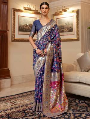 Green green & beige silk blend woven design banarasi saree 1