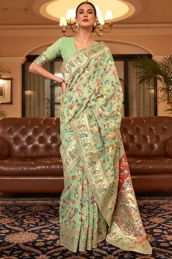 Lavender ethinic motif woven design zari saree