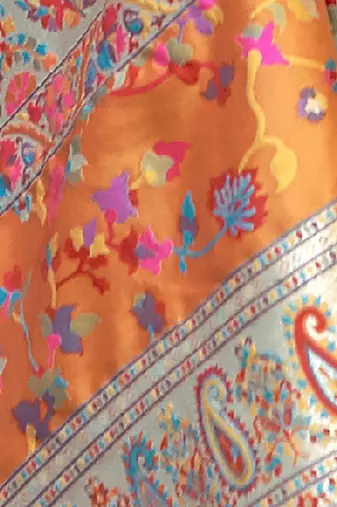 Gold woven design zari silk blend kanjeevaram saree