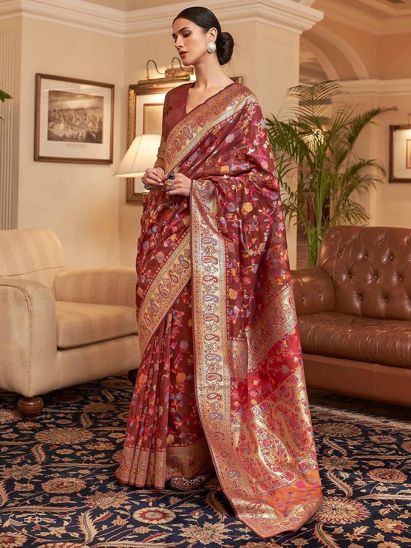 maroon maroon & gold-toned floral zari silk blend paithani saree