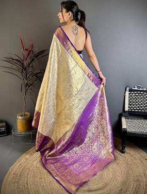 gold woven design zari silk blend kanjeevaram saree 4