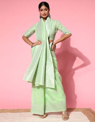 green floral saree with woven design border 3