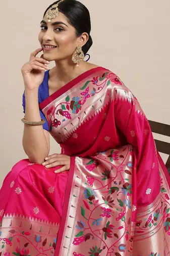 Coral coral & gold-toned ethnic motifs woven design zari saree