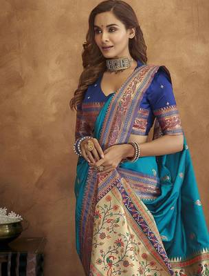 blue blue & red woven design zari silk blend paithani saree 3
