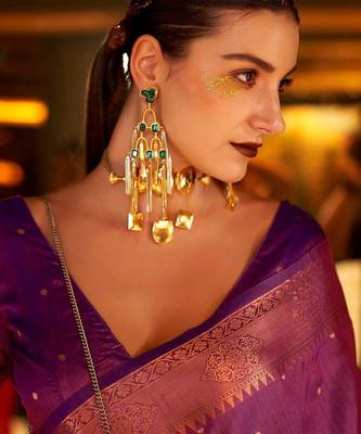 purple ethnic motif silk blend banarasi zari saree with blouse piece 3