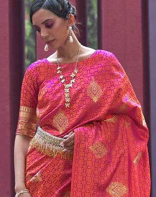 peach peach-coloured gold-toned bagh silk banarasi saree 3