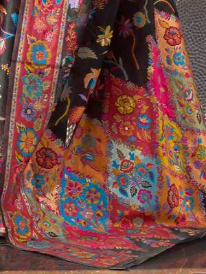 Red woven design solid saree 4