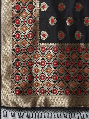 black black & red woven design silk blend banarasi saree 5
