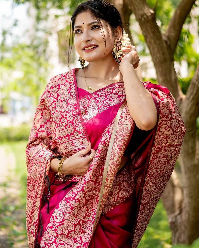 pink woven design solid saree