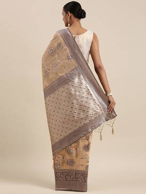 peach peach-coloured floral silk blend banarasi saree 3