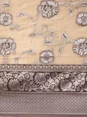 peach peach-coloured floral silk blend banarasi saree 4