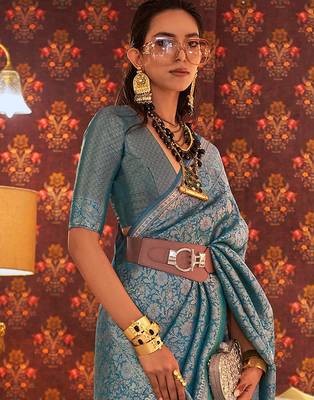 blue blue & gold-toned floral woven design zari banarasi saree 2
