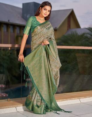 green ethnic motifs woven design saree 4
