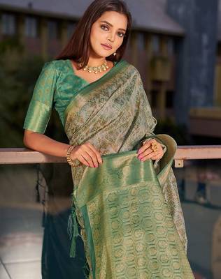 green ethnic motifs woven design saree 5