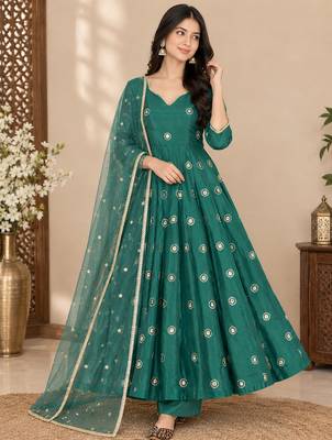 Green simmar silk embroidery party wear anarkali suit set 3