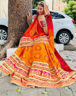 yellow yellow & red printed gotta patti bandhani saree 2
