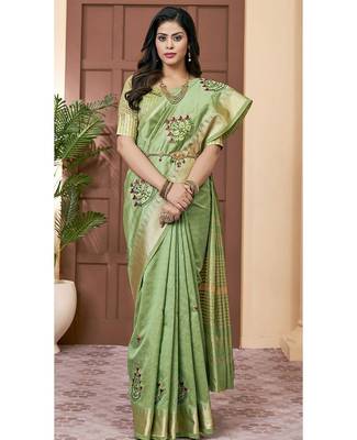 green green & red ethnic motifs embroidered zari saree 3