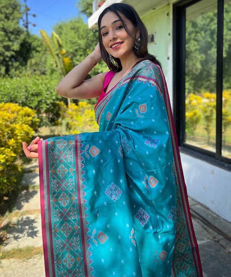 blue blue & magenta woven design zari patola saree