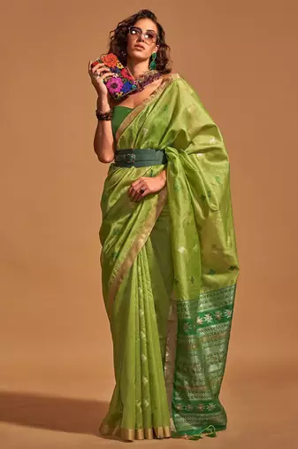 green woven design zari silk banarasi saree