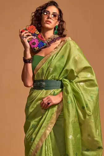 green woven design zari silk banarasi saree
