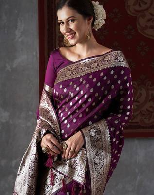 purple ethnic motifs woven design zari kanjeevaram saree 4